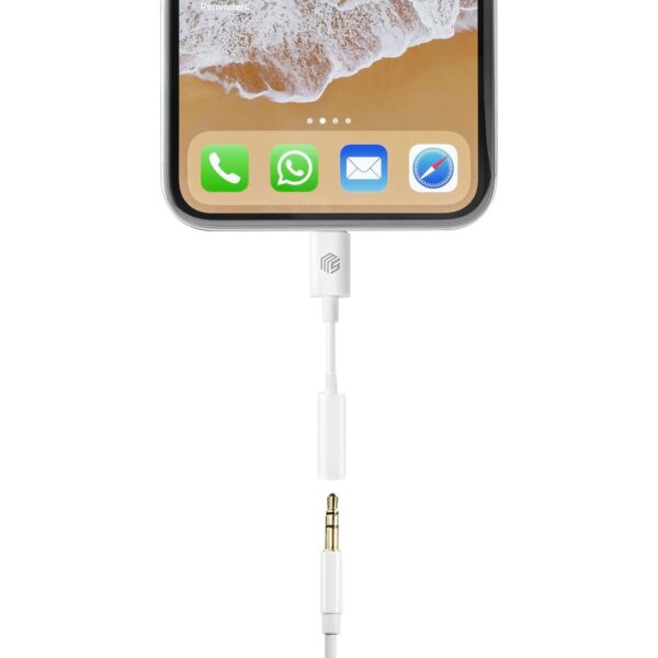 AUX Adapter MFI White - Image 5