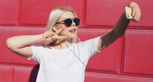 Whirl In-Ear Earphones MFI for iPhone Blue - Image 4